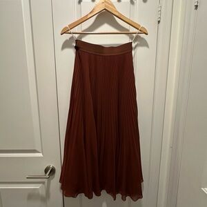 Aritzia Wilfred Twirl Pleated Skirt